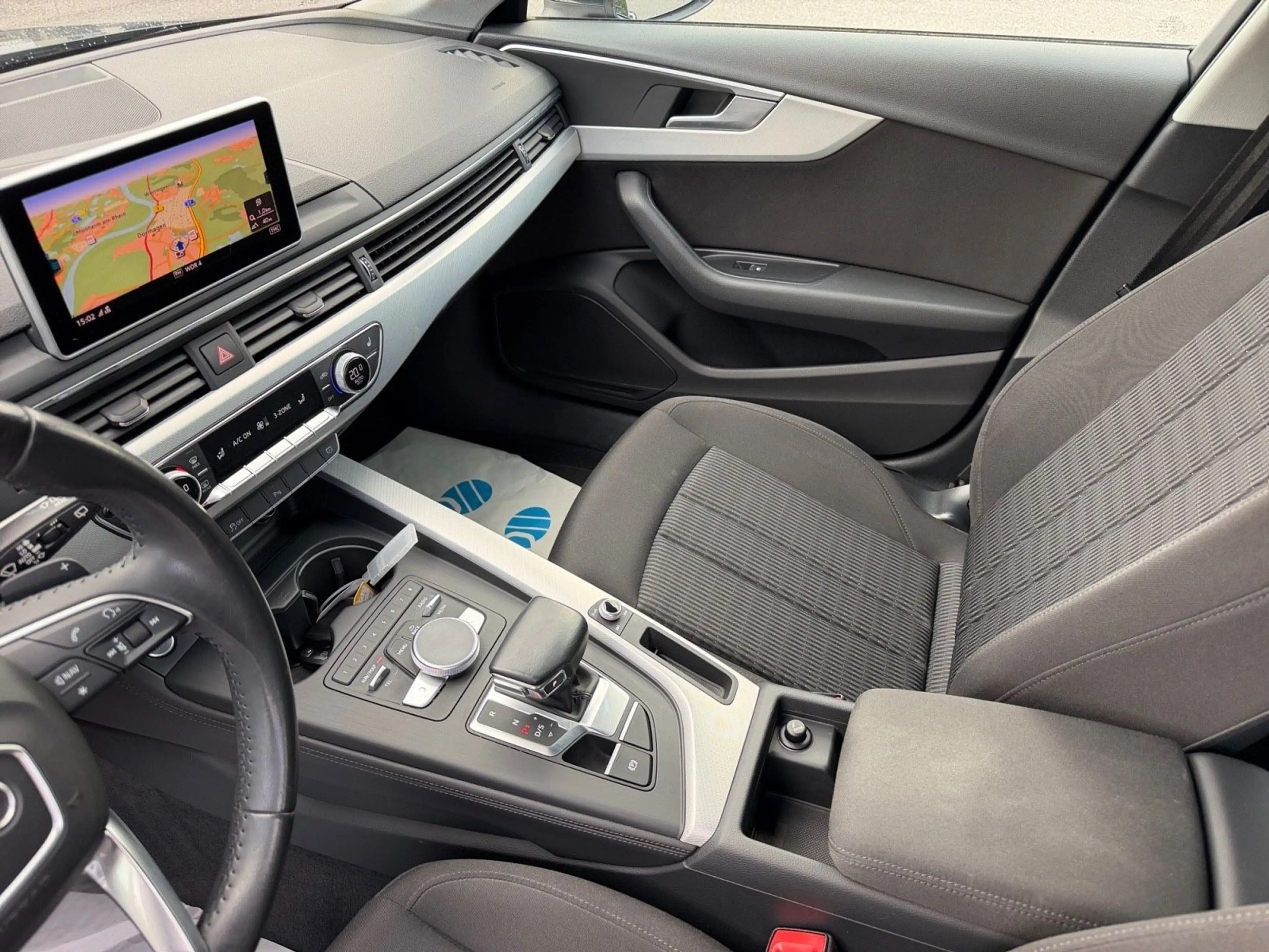 Audi A4 Avant design Navi Xenon Tempomat Keyless — photo 12