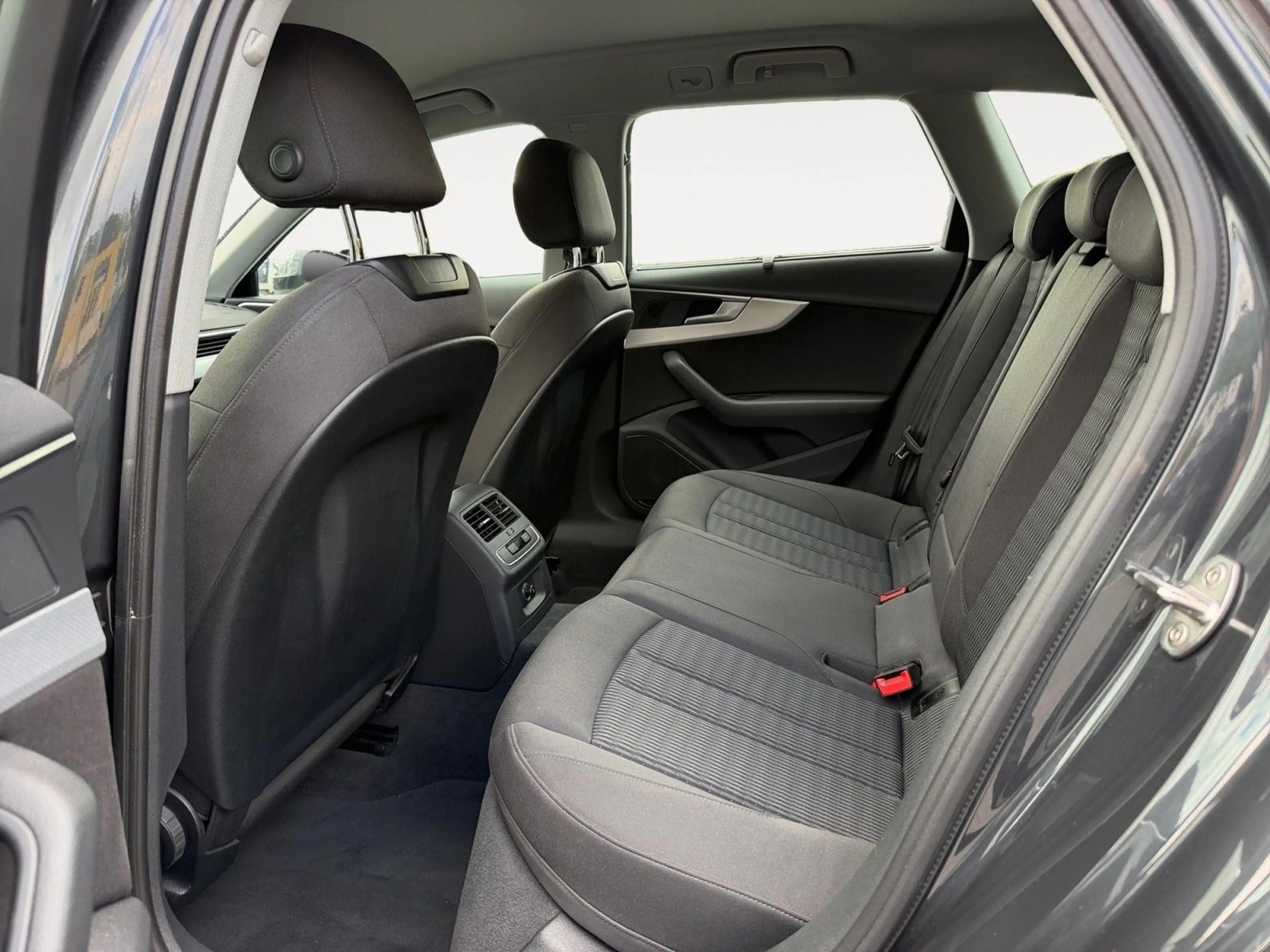 Audi A4 Avant design Navi Xenon Tempomat Keyless — photo 10