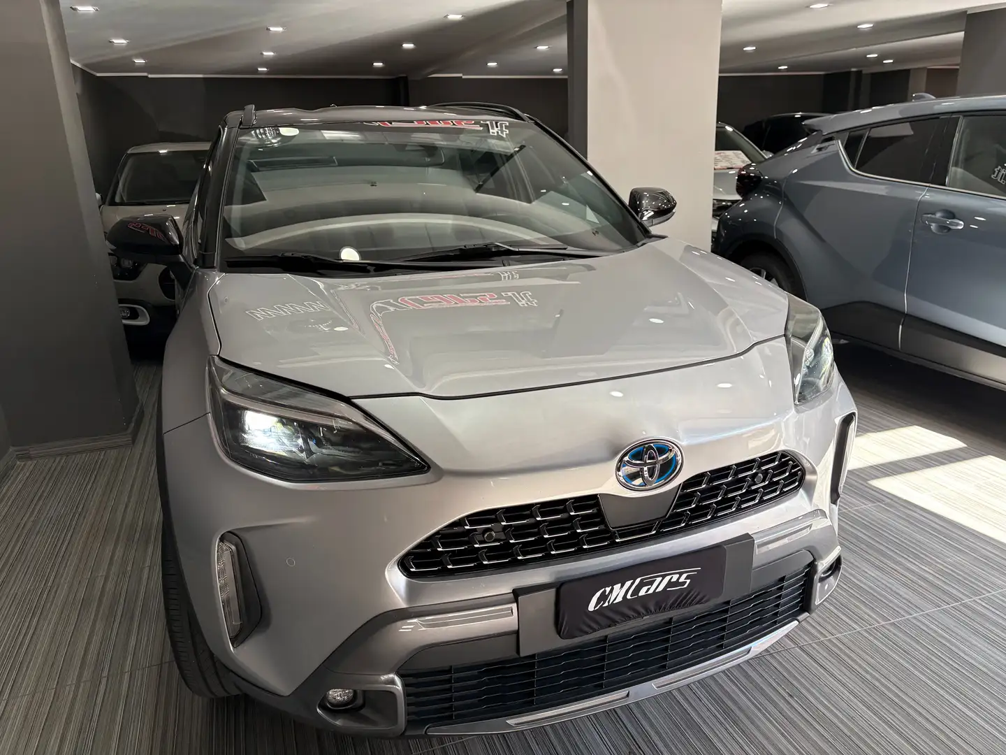 Toyota Yaris Cross 1.5 116cv Full Hybrid FWD E-CVT Adventure ITALIANA Silber - 2