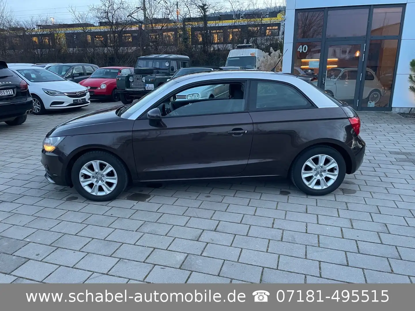 Audi A1 attraction 1.2 Klimaautomatik Sitzhzg TÜV NEU Braun - 2