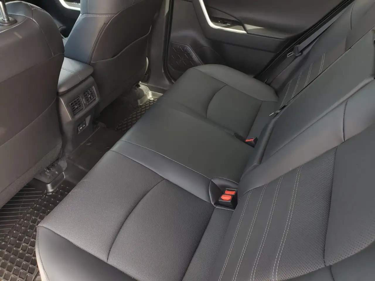 Toyota RAV 4 photo Toyota RAV 4