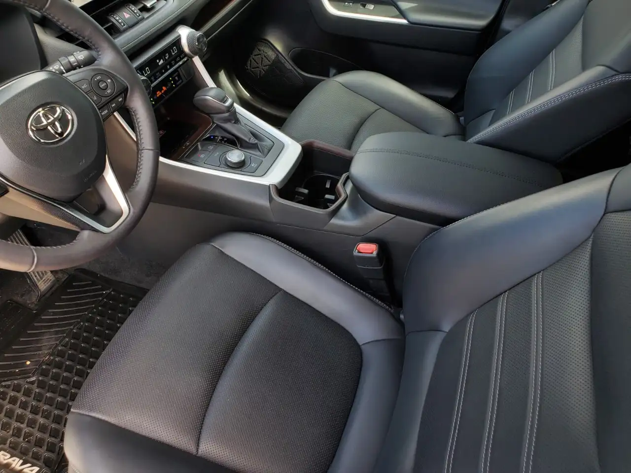 Toyota RAV 4 photo Toyota RAV 4