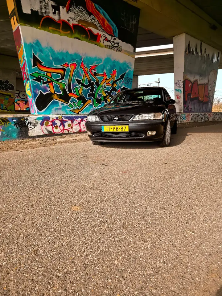 Opel Vectra 2.5 V6 (CD) Sport, foto 2