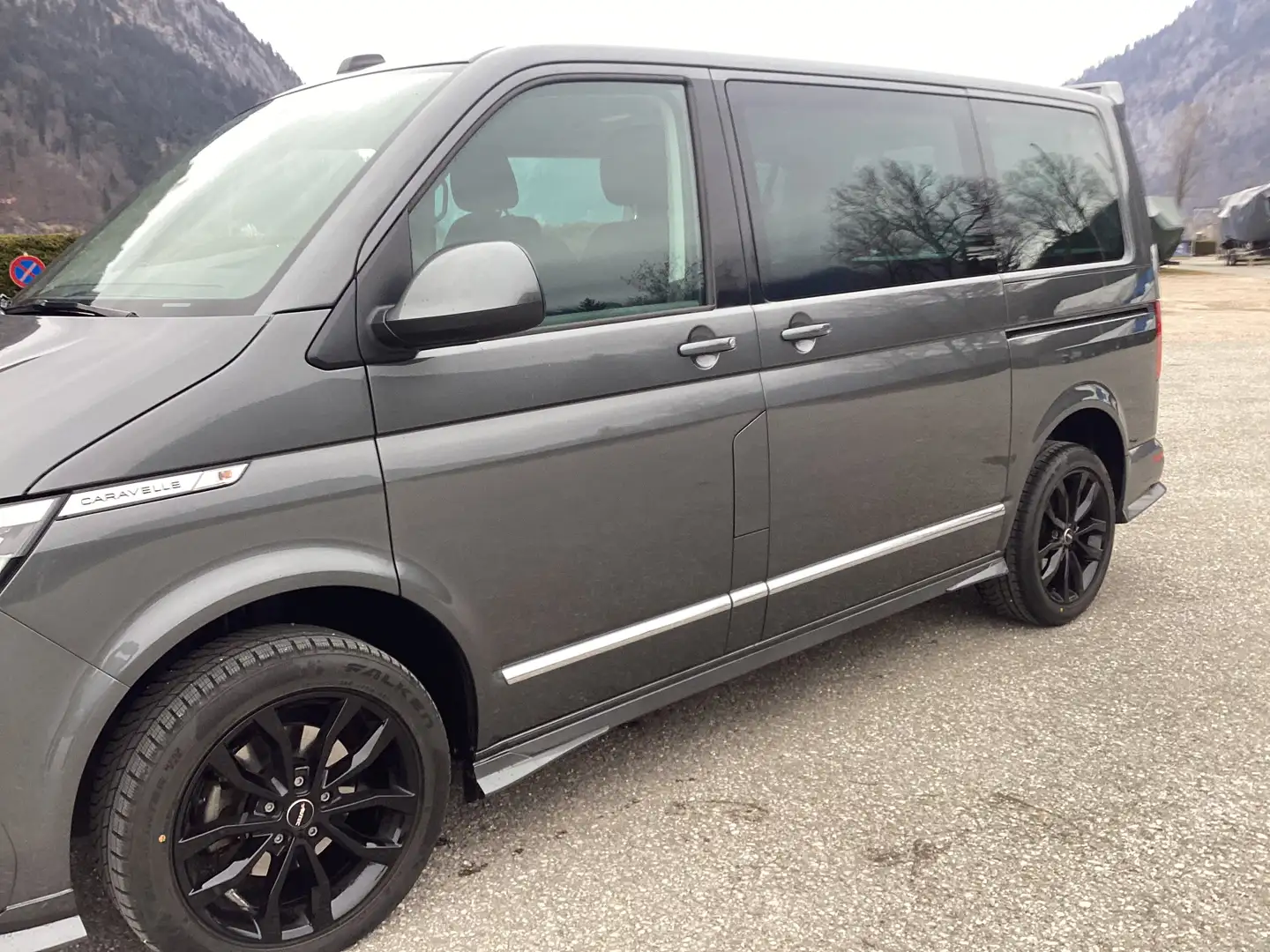 Volkswagen T6.1 Caravelle ABT Sportoptik, 5 Sitzer erweiterbar auf 6 Grau - 2
