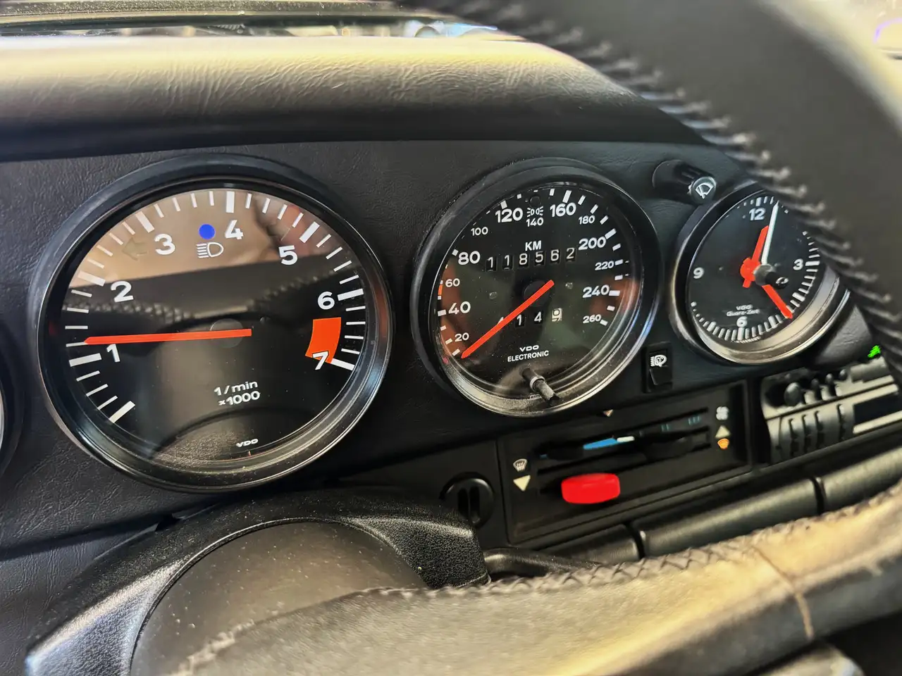 Porsche 911 3.2 Coupé I INCL HISTORY I SCHUIFDAK I AIRCO I, foto 9