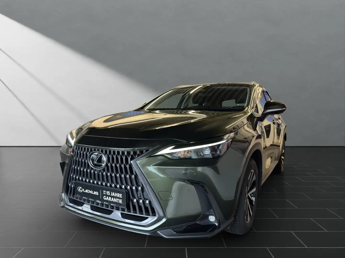 Lexus NX 350h Executive Vert - 1