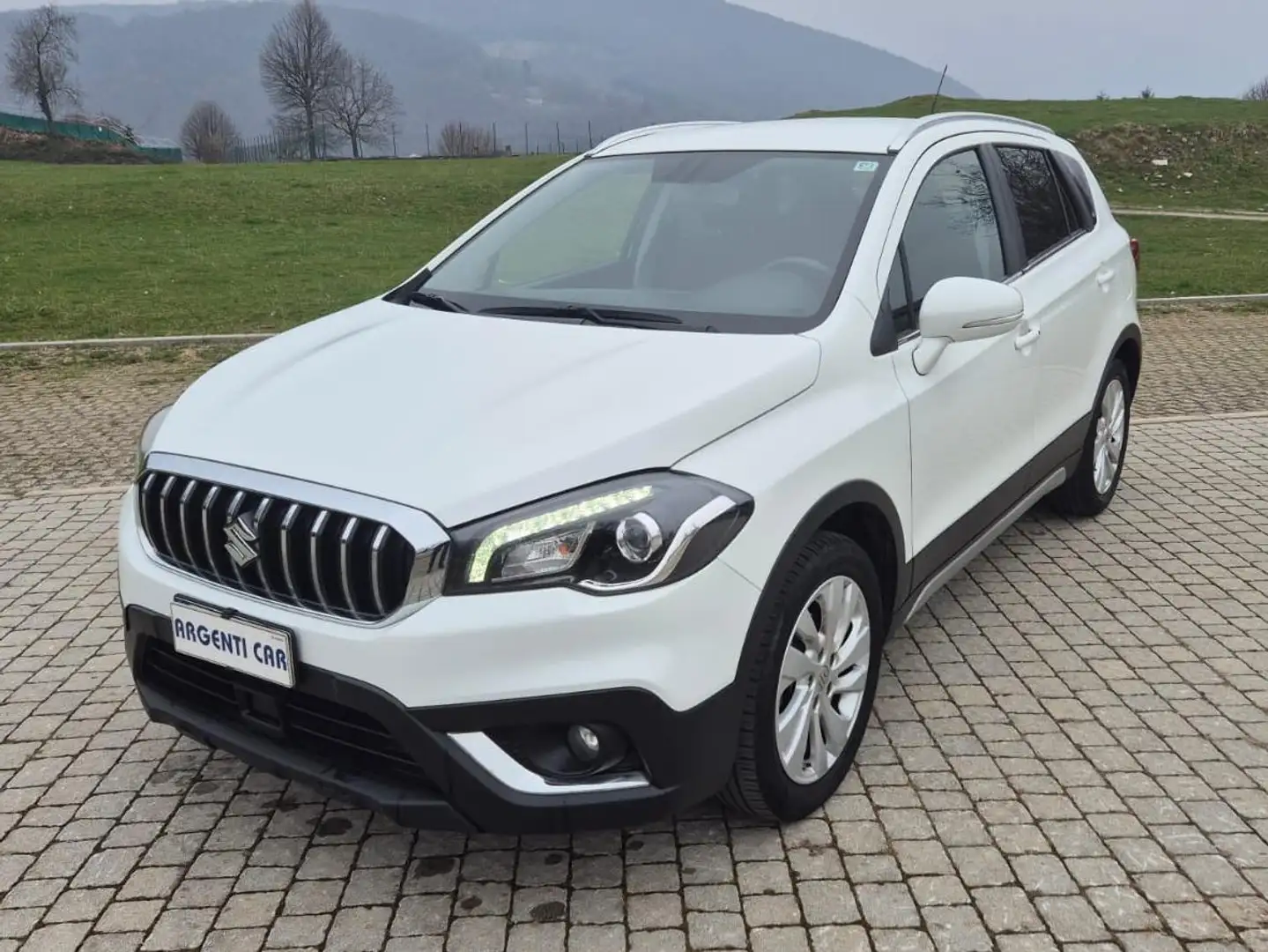Suzuki SX4 S-Cross 1.4h Starview 2wd BZ/GPL    KM 72000 Weiß - 2
