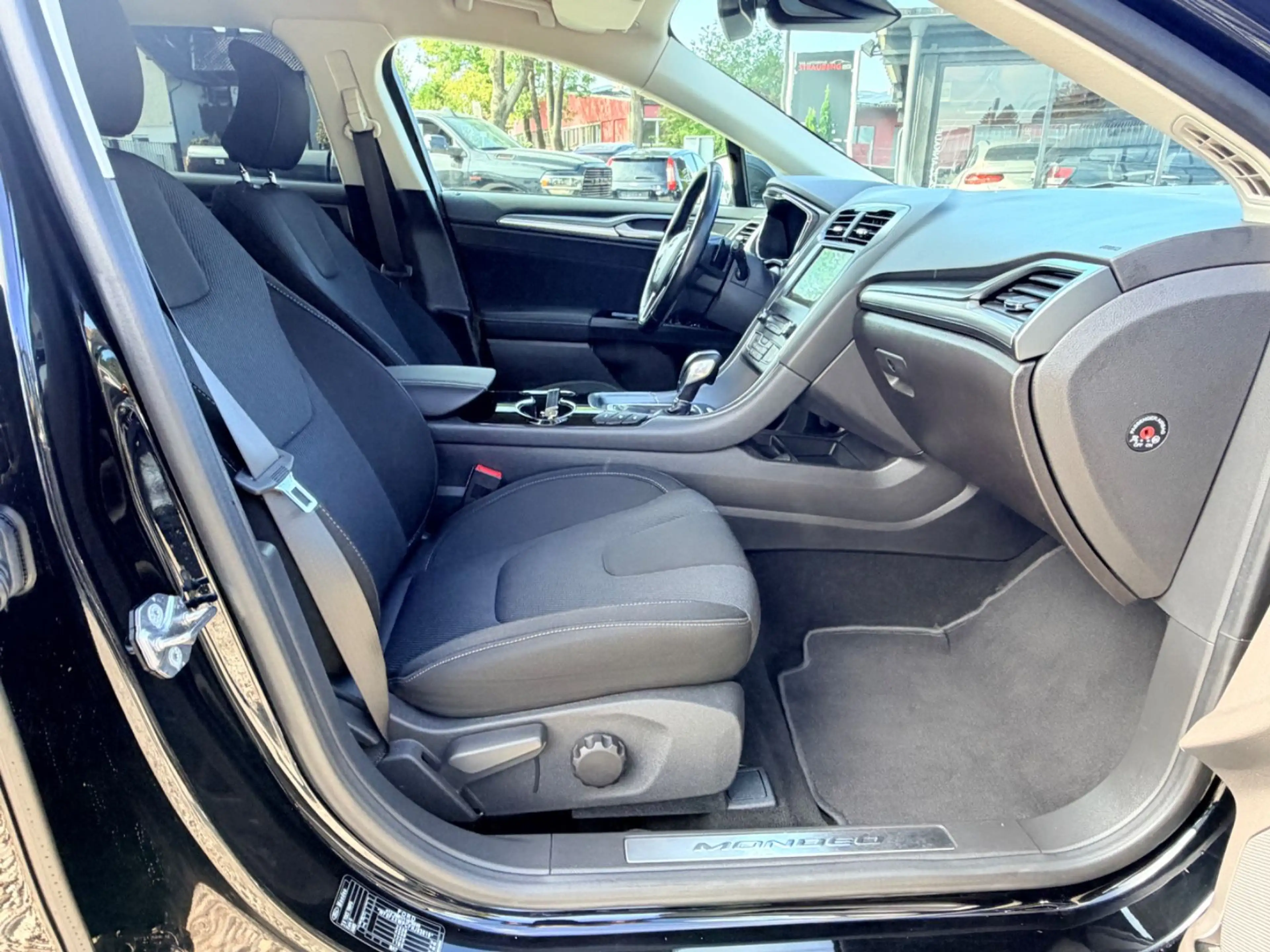 Ford Mondeo Turnier Titanium AWD AUTOMATIK*LED*NAVI* — photo 17