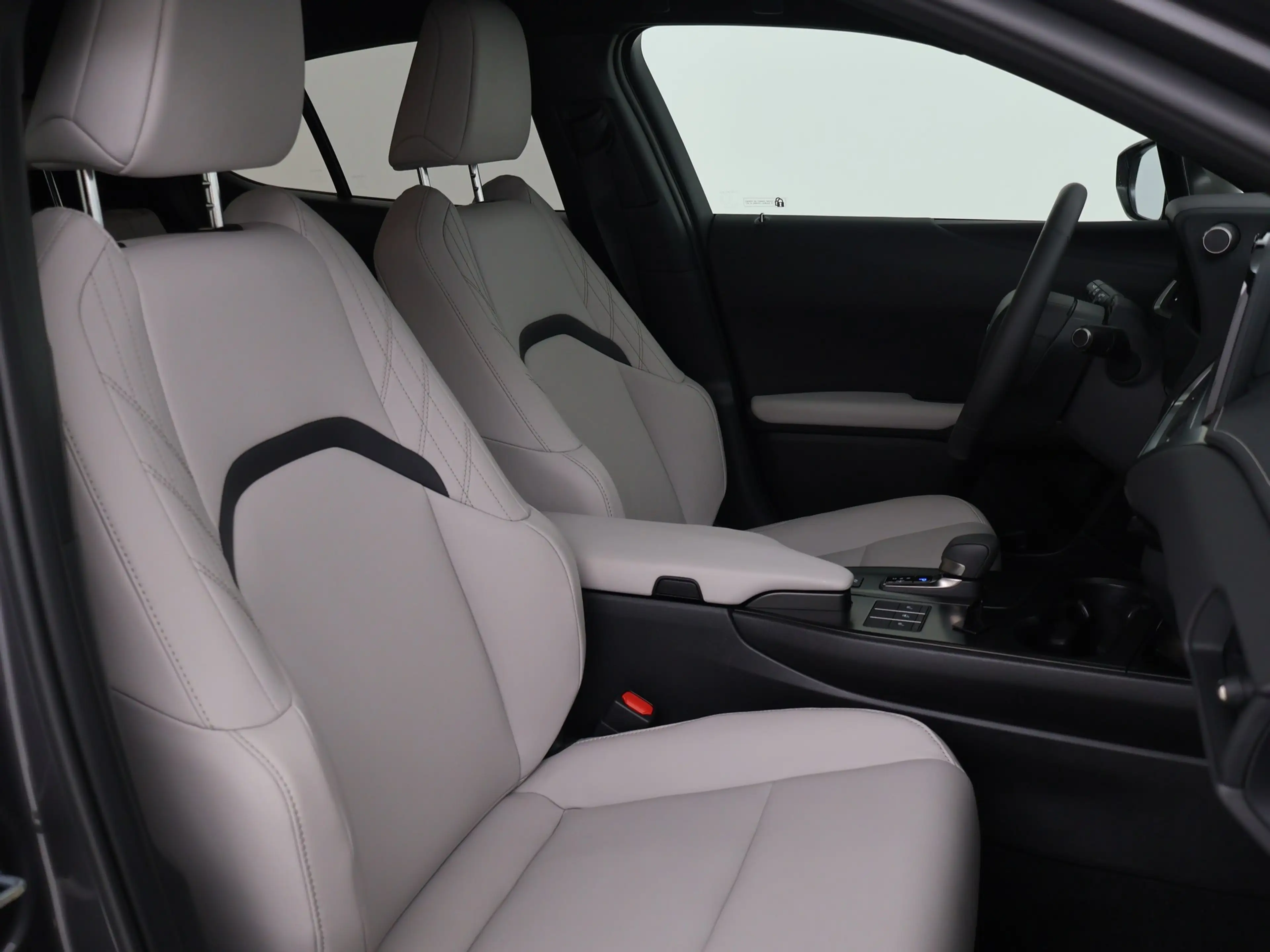 Lexus UX 300h 35th Edition — photo 7