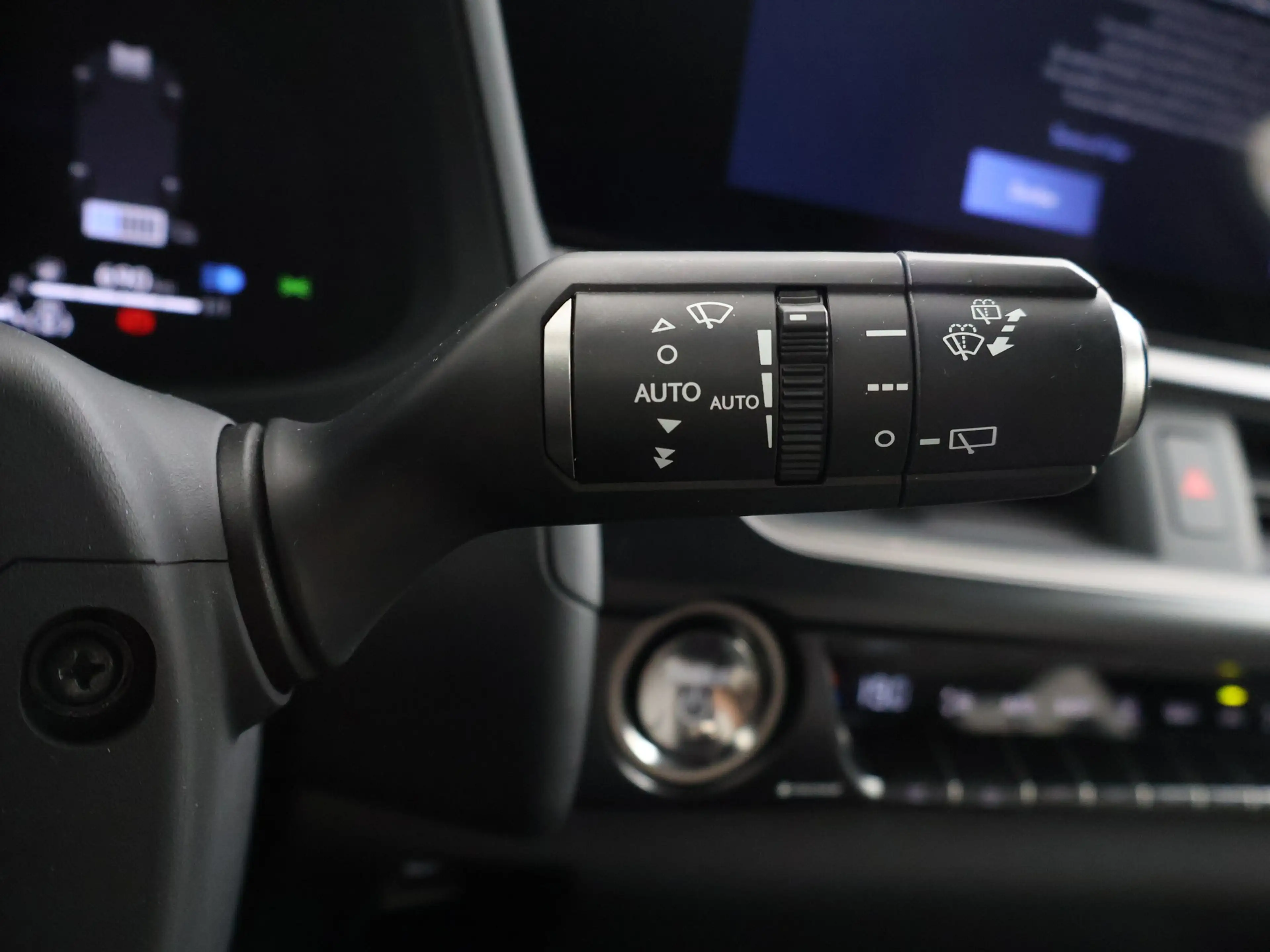 Lexus UX 300h 35th Edition — photo 11