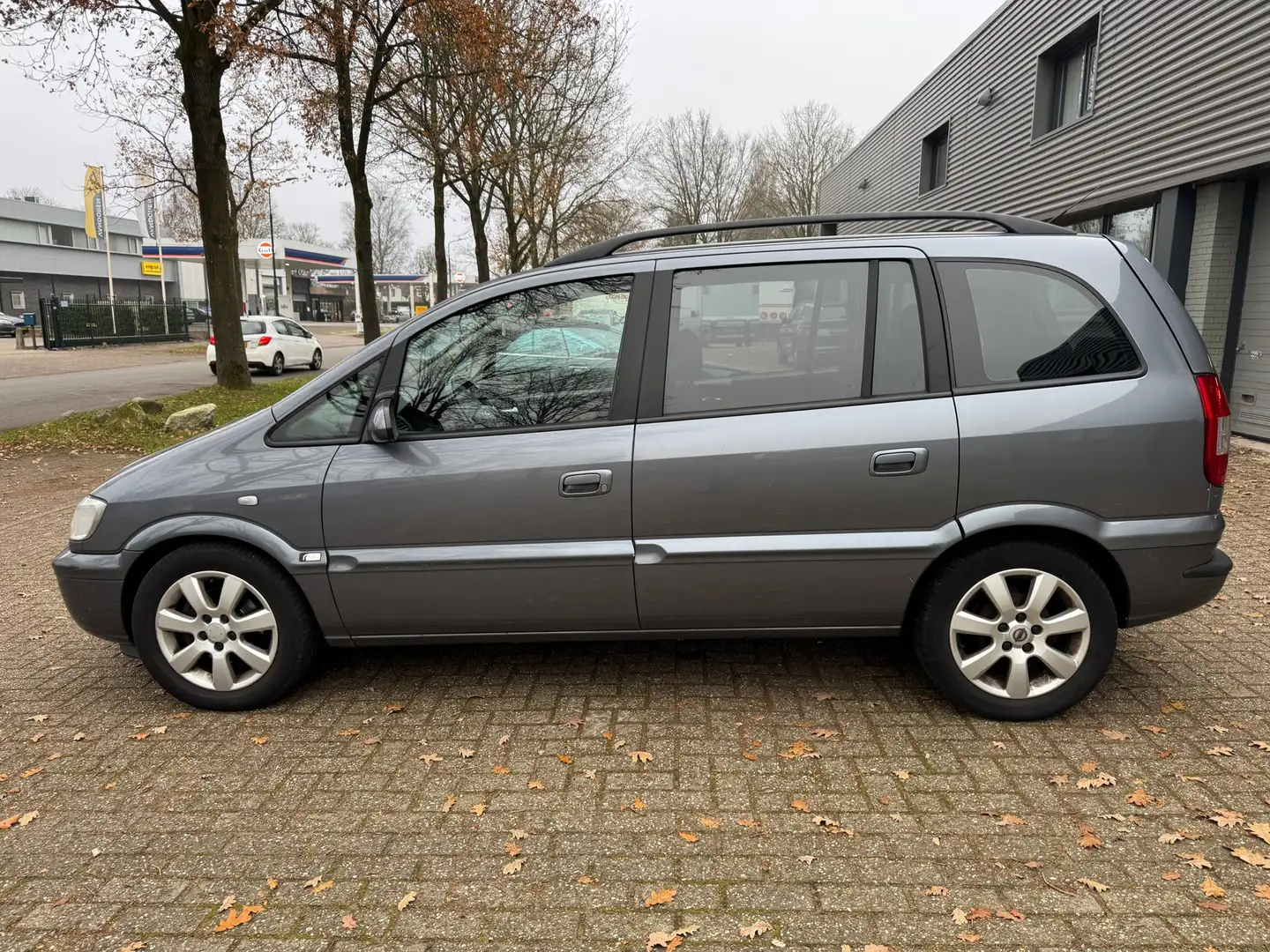 Opel Zafira 1.6-16V Maxx Gris - 2