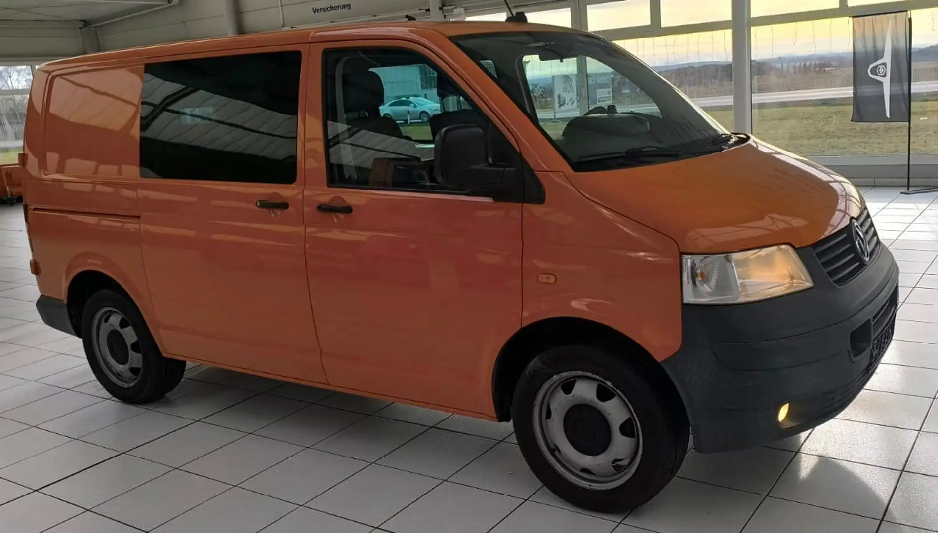 Volkswagen T5 Volkswagen T 5 2,5 TDI Campervan Surfmobil Orange - 2