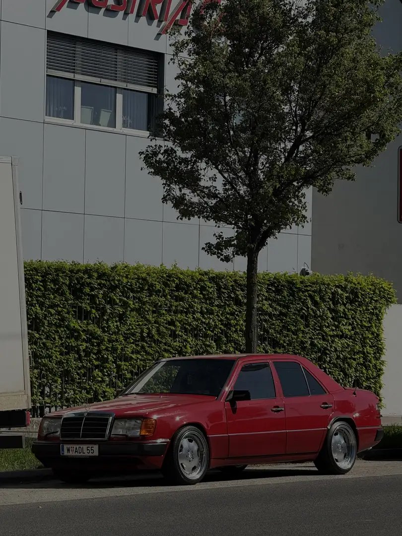 Mercedes-Benz E 300 300D W123 - 1