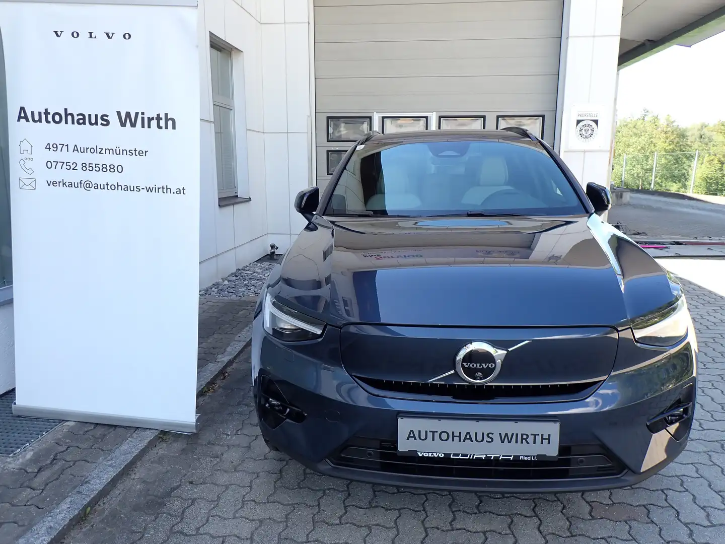 Volvo EX40 Single Eng. Ext. Range Plus Dark /Matrix / Microt. Blau - 2