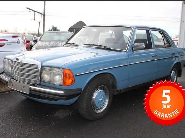 Mercedes-Benz 200 NIEUWSTAAT BOVEN EN ONDER!