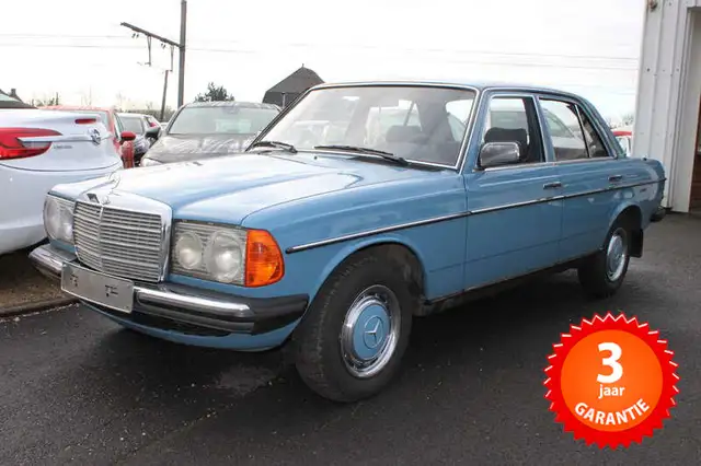 Mercedes-Benz 200 NIEUWSTAAT BOVEN EN ONDER!