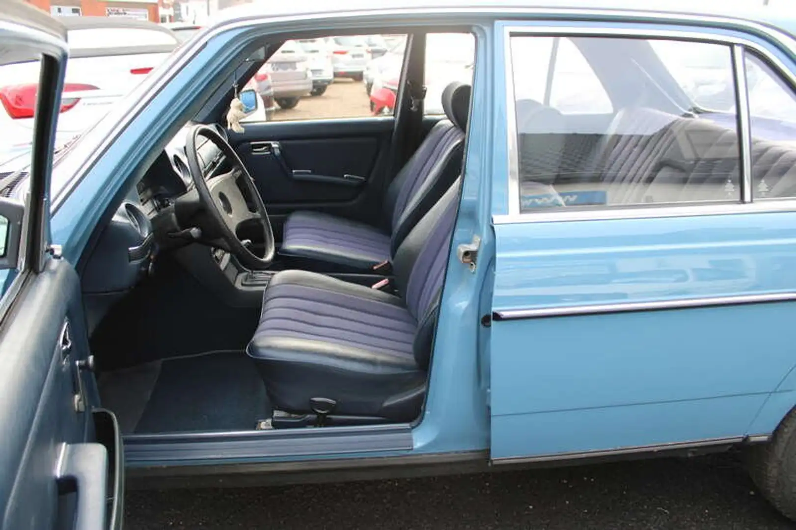 Mercedes-Benz 200 NIEUWSTAAT BOVEN EN ONDER! Azul - 2