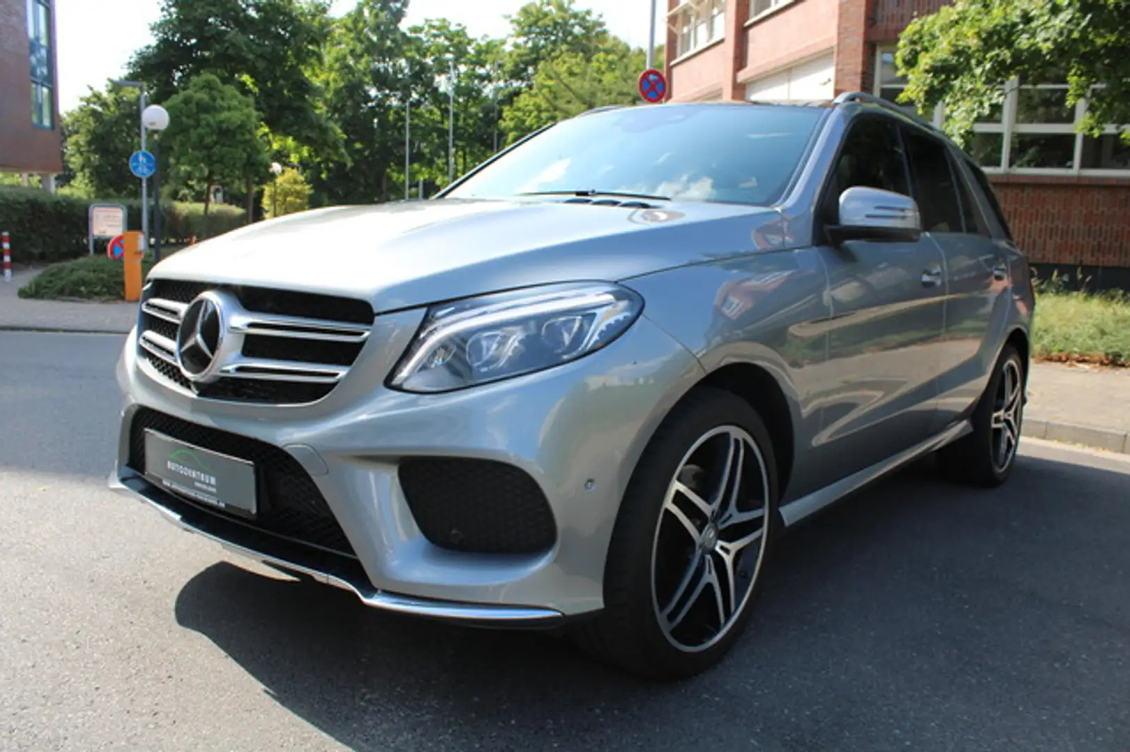 Mercedes-Benz GLE 350 d 4Matic AMG-Line/Panorama/B&O/Standhzg Grau - 2