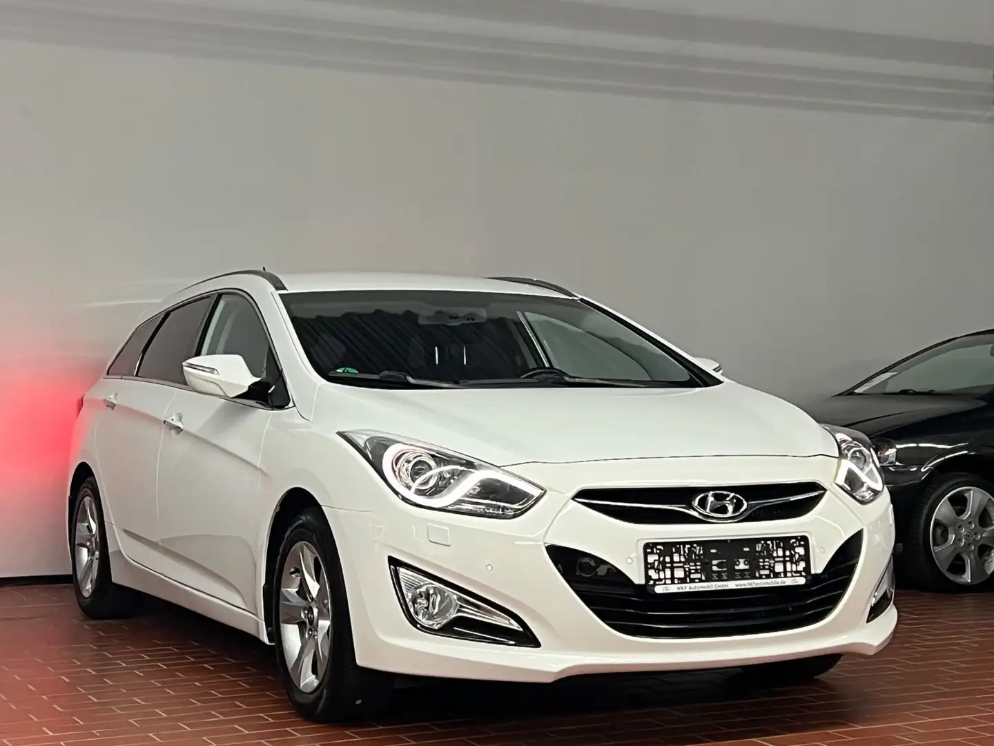 Hyundai i40 1.7 CRDi/5 Star Edition/Keyless/Garantie Weiß - 1