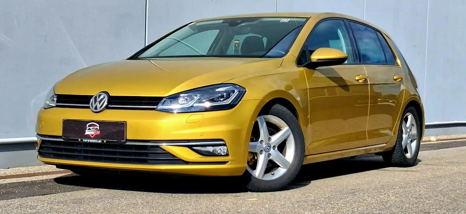 Volkswagen Golf Highline 1,5 TSI ACT DSG Pickerl 8/2026+4 Gelb - 1
