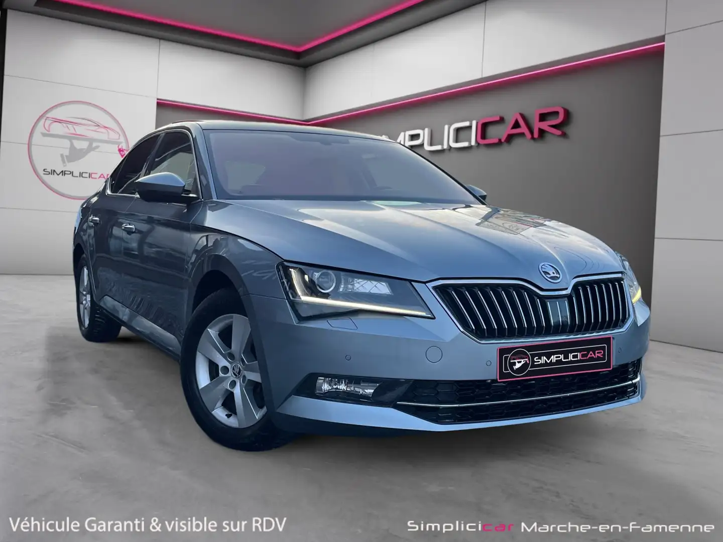 Skoda Superb Superb 1.6TDi - Toit ouvrant - Attache remorque Grau - 1