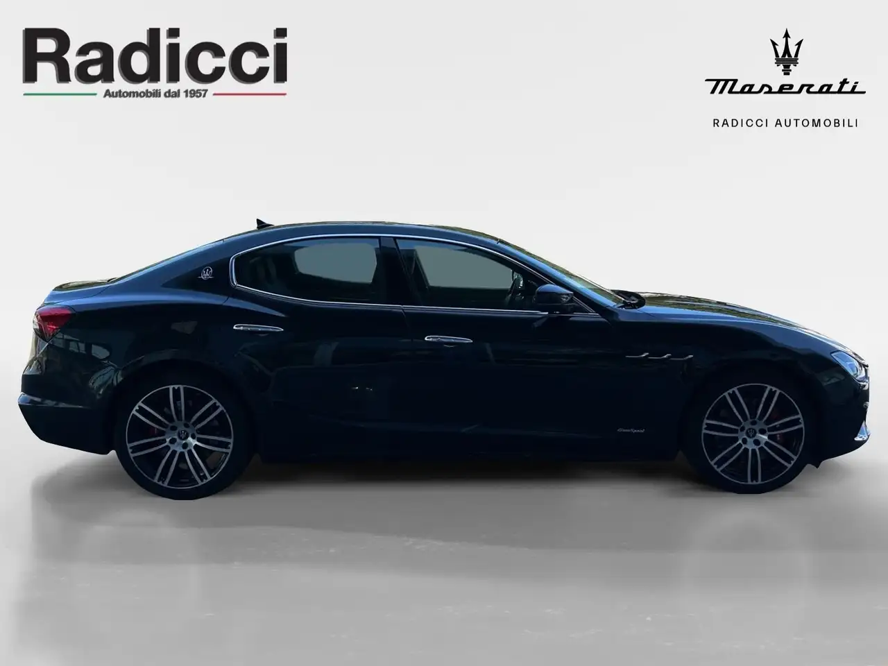 Maserati Ghibli 2021 — фото 12