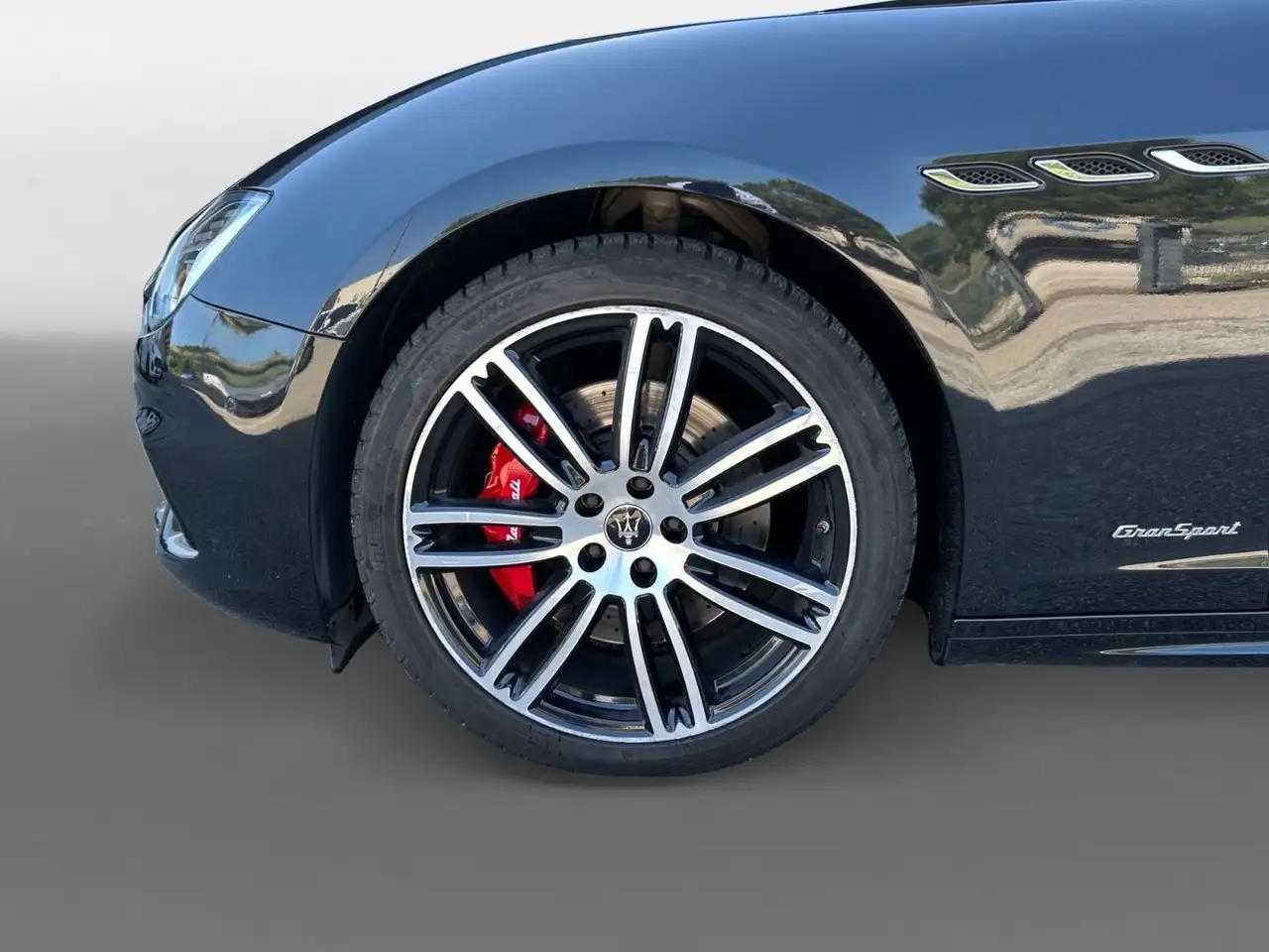 Maserati Ghibli 2021 — фото 14