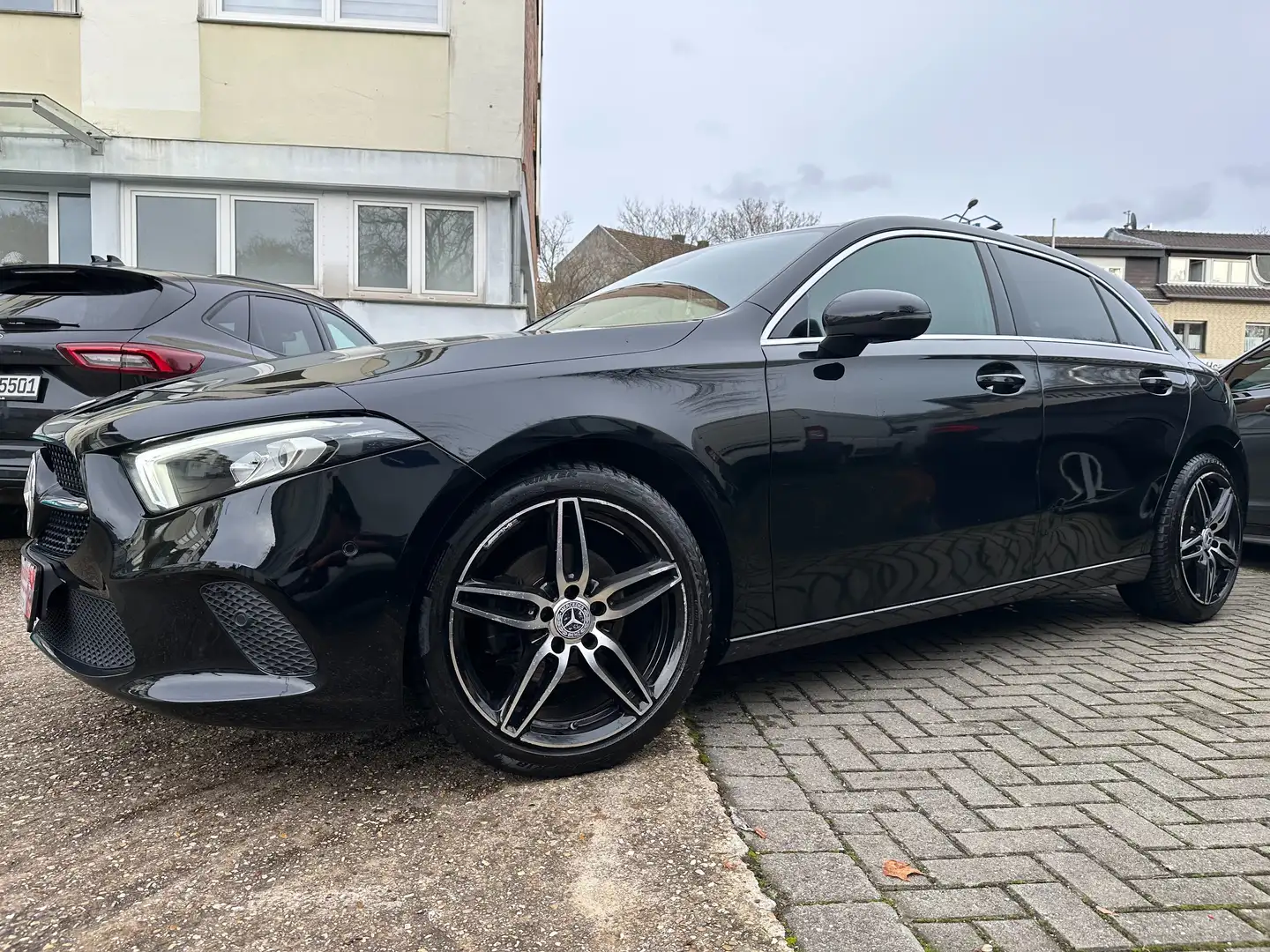 Mercedes-Benz A 180 A 180 d  - Led - Navi - 18" AMG Felgen Noir - 2