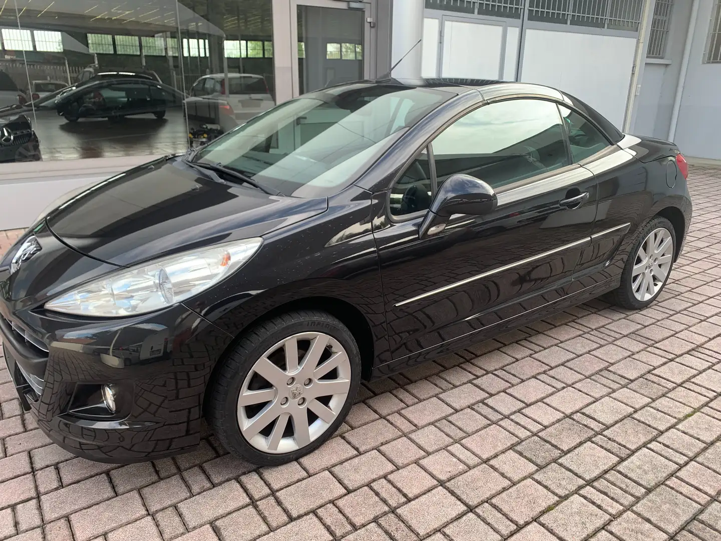 Peugeot 207 207 CC 1.6 16v allure CABRIO Schwarz - 1