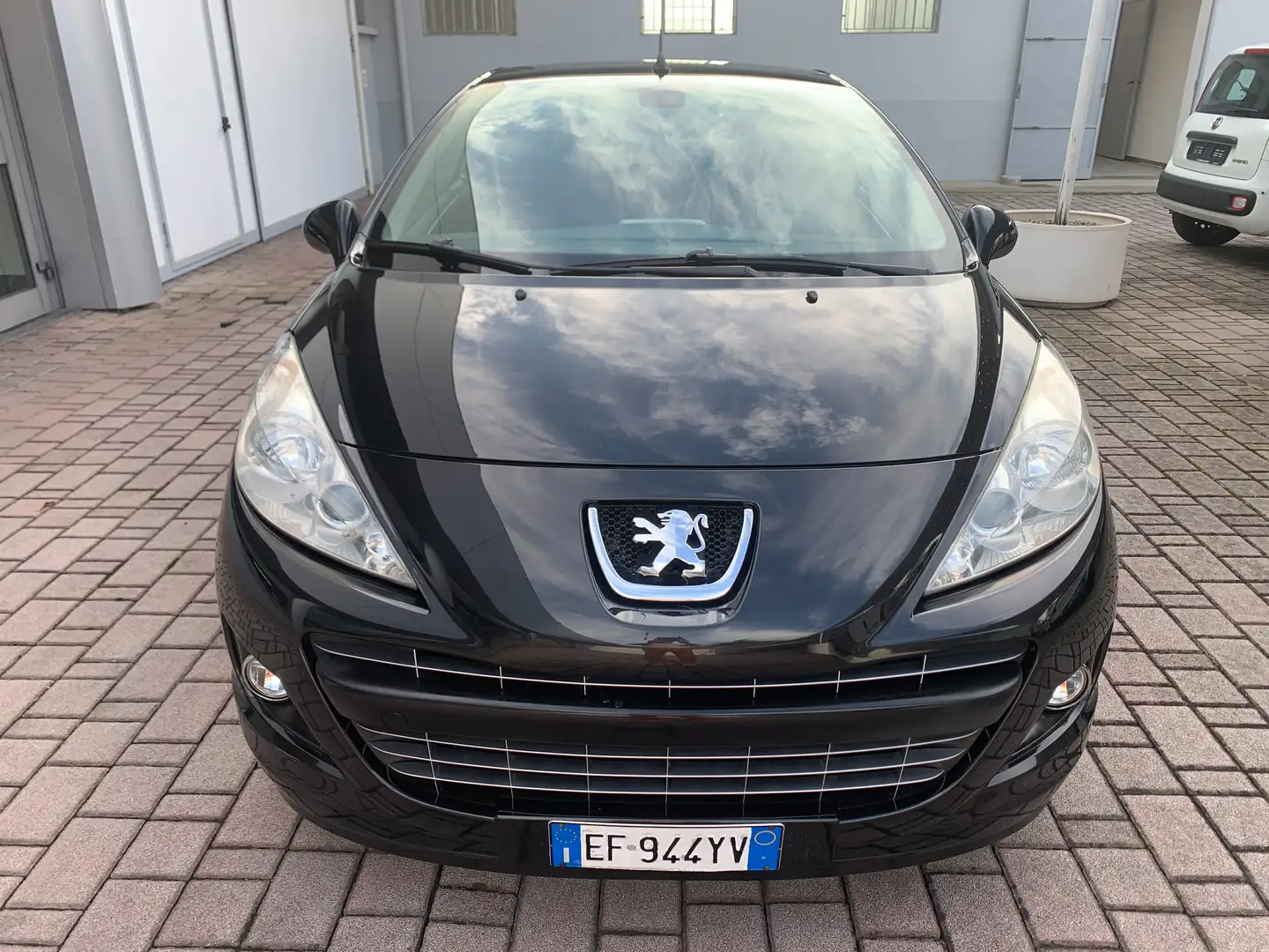 Peugeot 207 207 CC 1.6 16v allure CABRIO Schwarz - 2