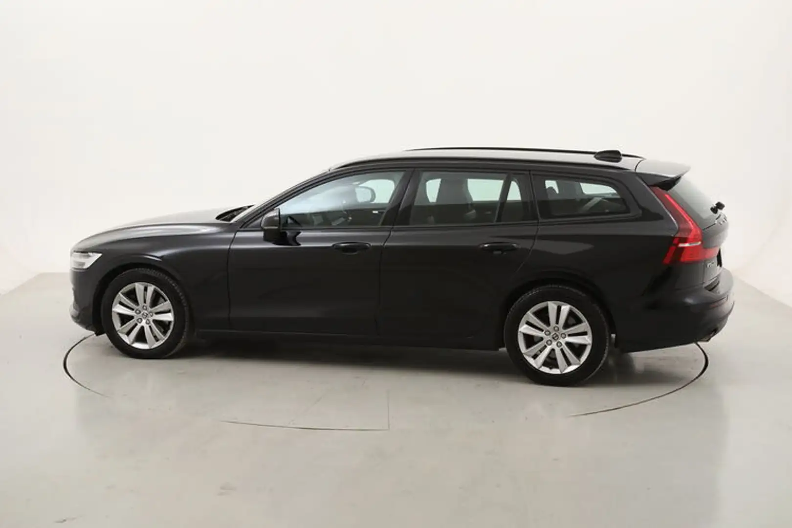 Volvo V60 B4 Momentum Business Geartronic 2.0 Mild Hybrid Nero - 2