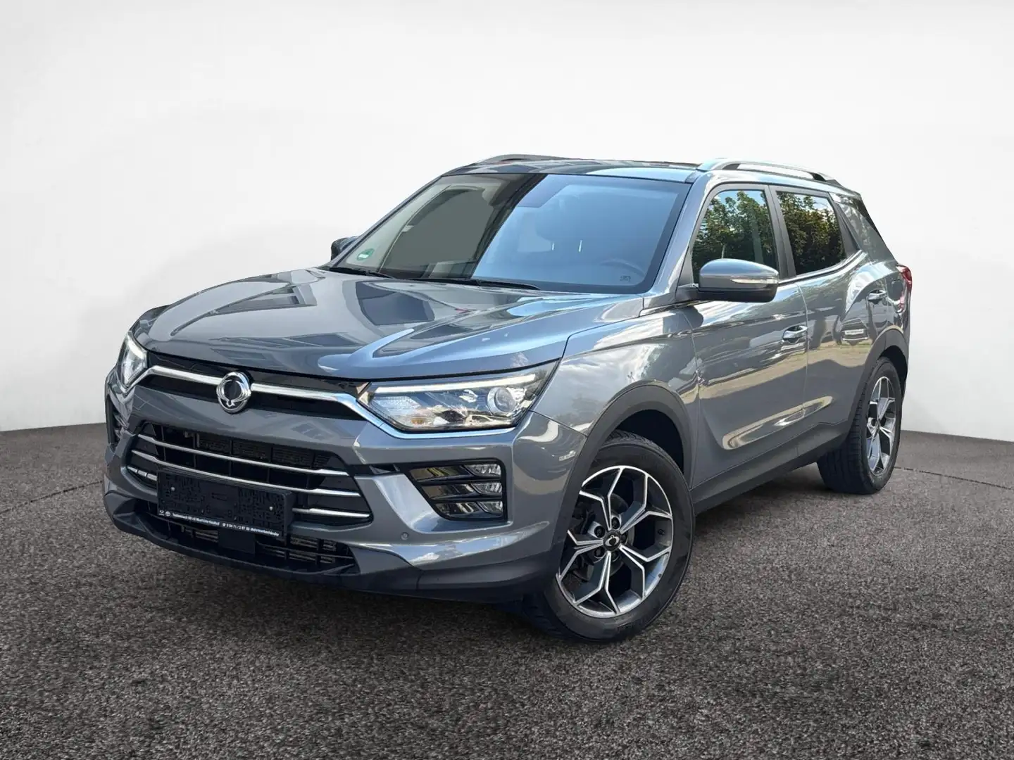 SsangYong Korando Quartz Benzin 4x2 Automatik Grau - 2