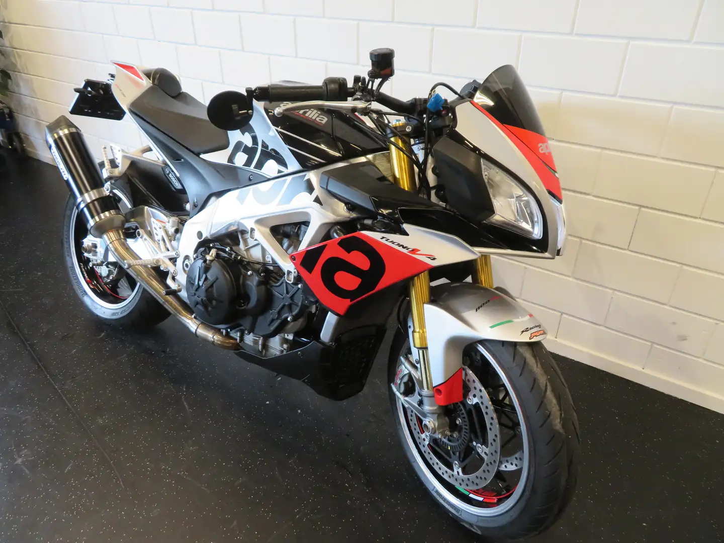 Aprilia Tuono V4 1100 FACTORY PERFECT!! Silber - 2