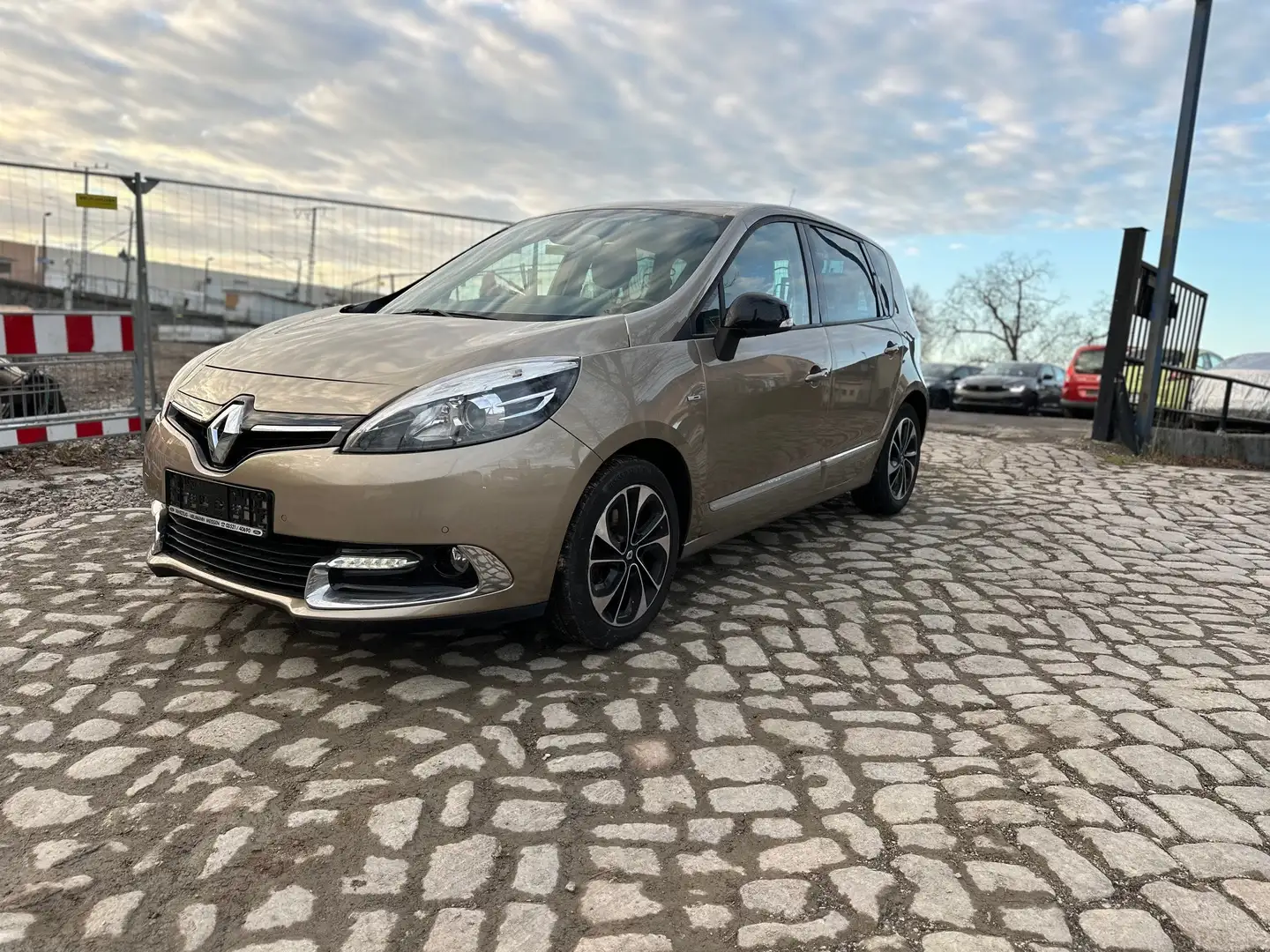 Renault Scenic BOSE Edition 1Hand Braun - 1