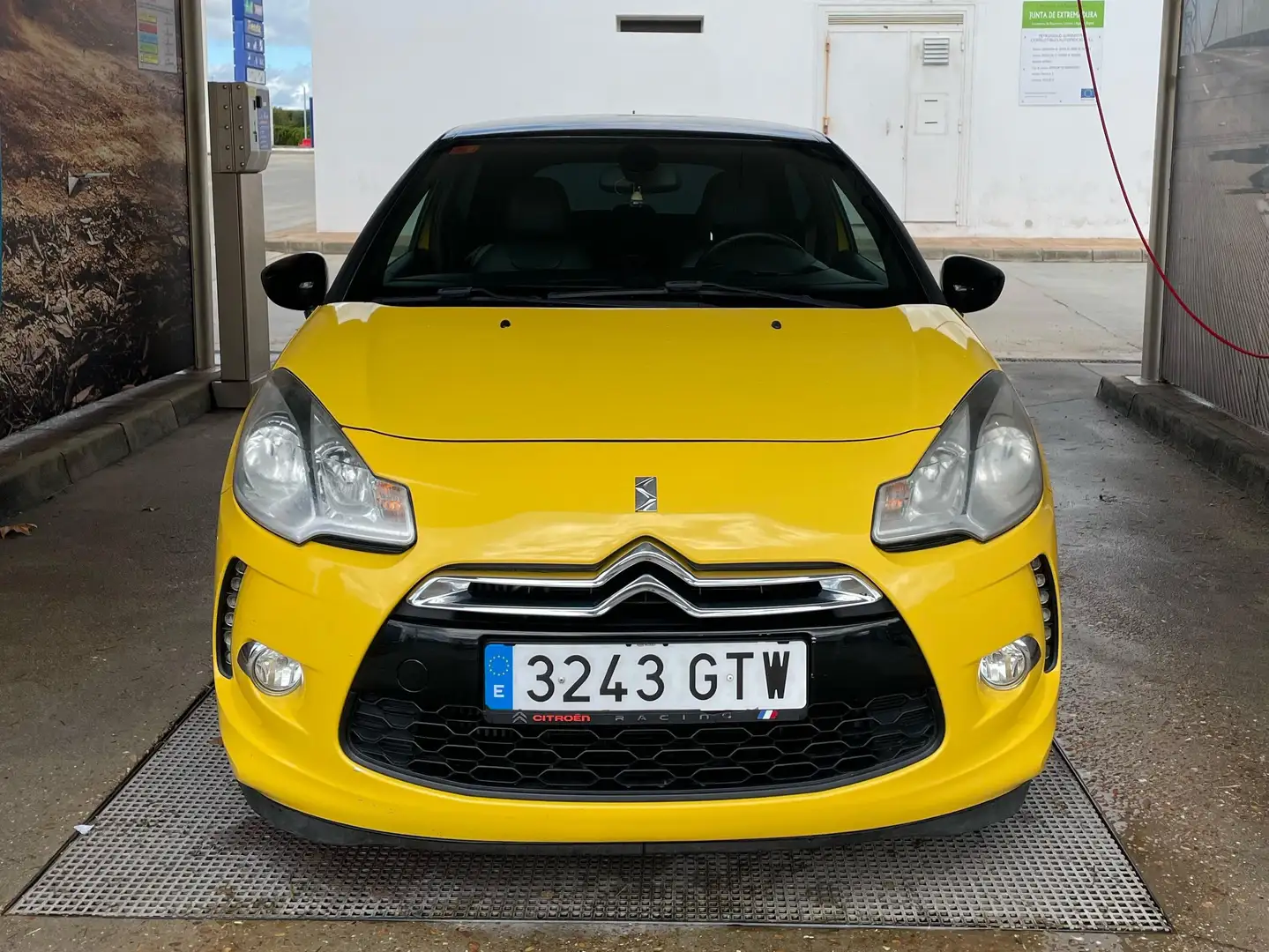 Citroen DS3 1.6 THP 150 Amarillo - 2