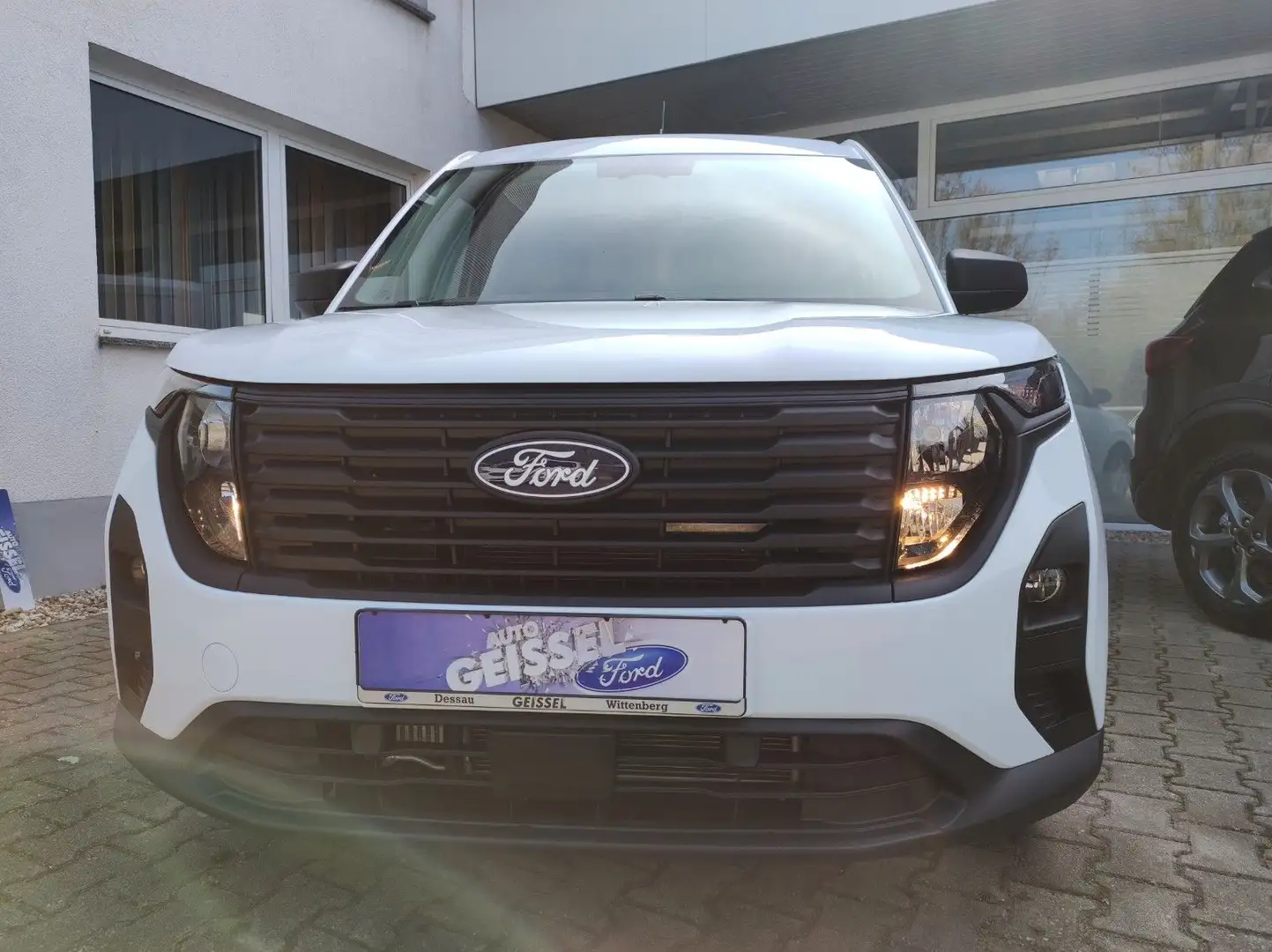Ford Transit Courier Trend,PDC.Servo.ESP.ABS.DAB+ Blanc - 2