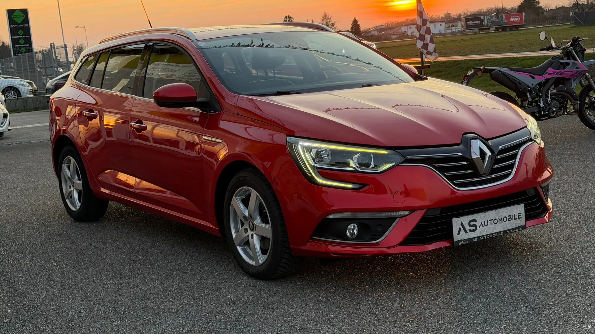 Renault Megane Mégane Grandtour Life Energy TCe 100 Life Rot - 1