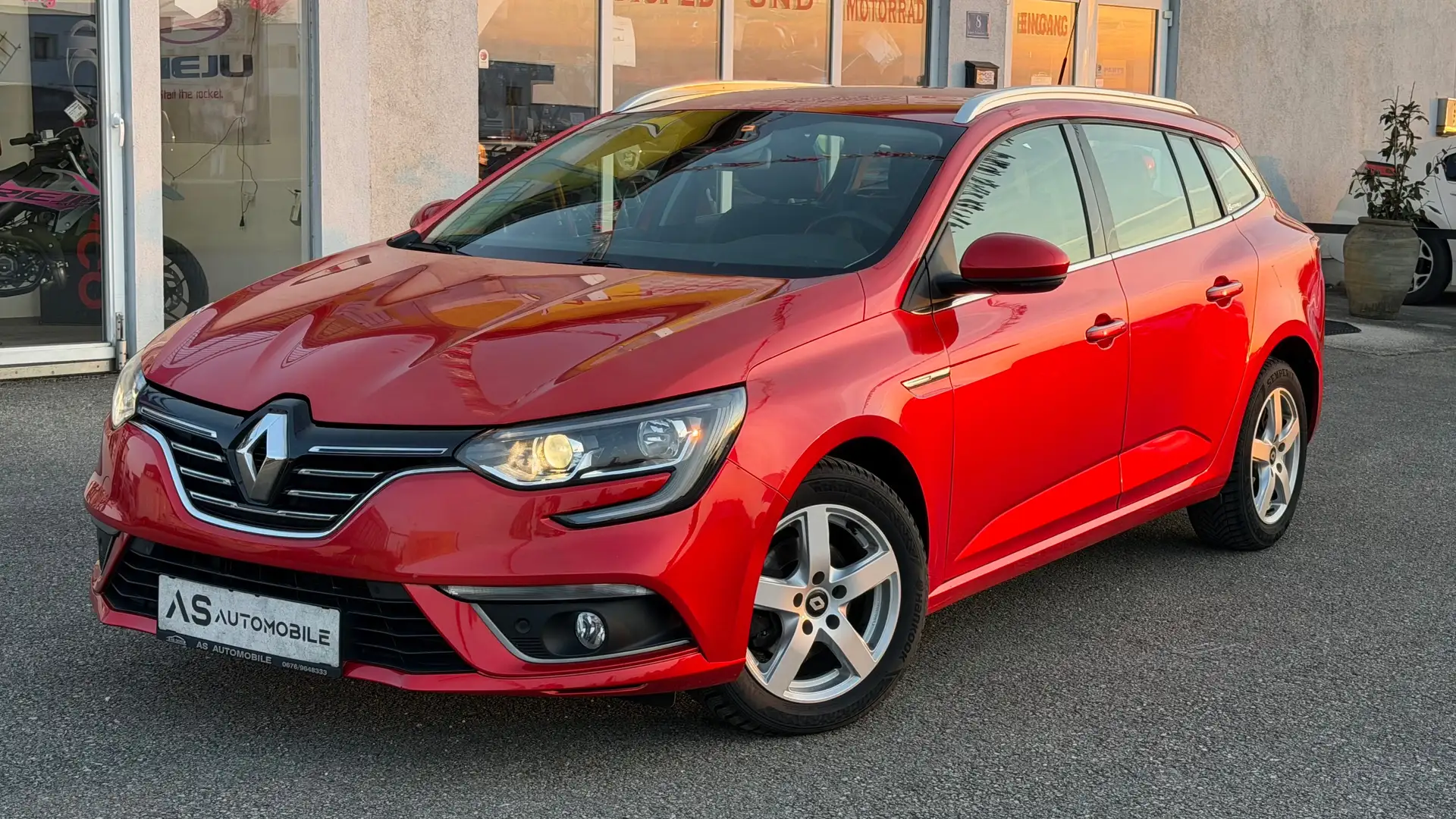 Renault Megane Mégane Grandtour Life Energy TCe 100 Life Rot - 1