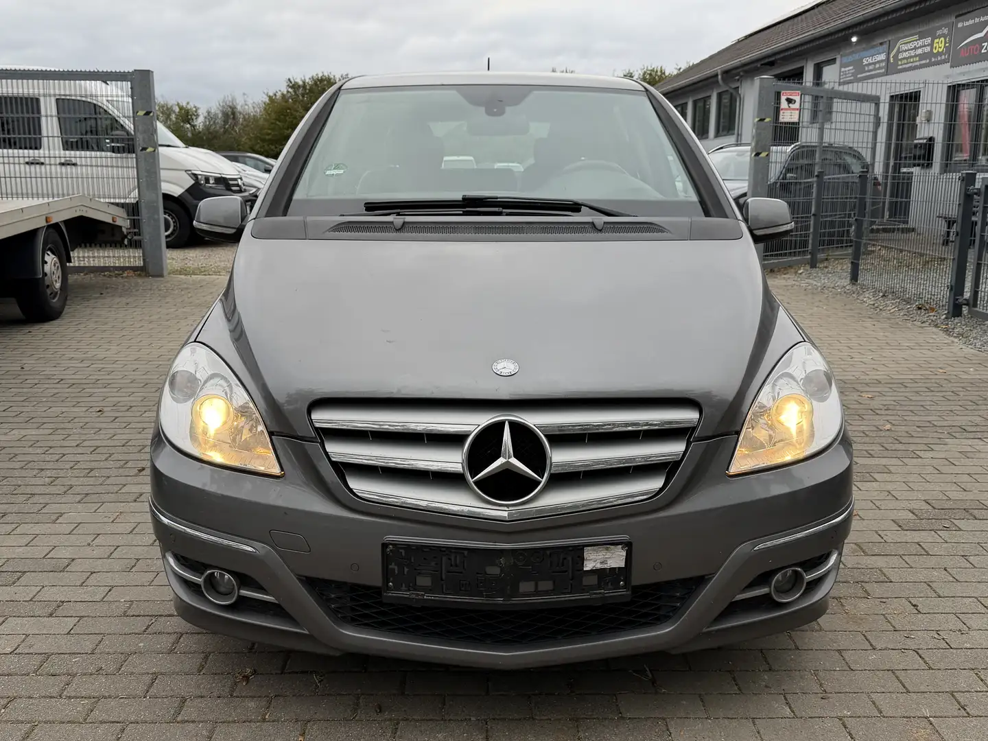Mercedes-Benz B 180 B 180 2.0 CDI Temp Navi Klima Sitzhzg AHK Gris - 2