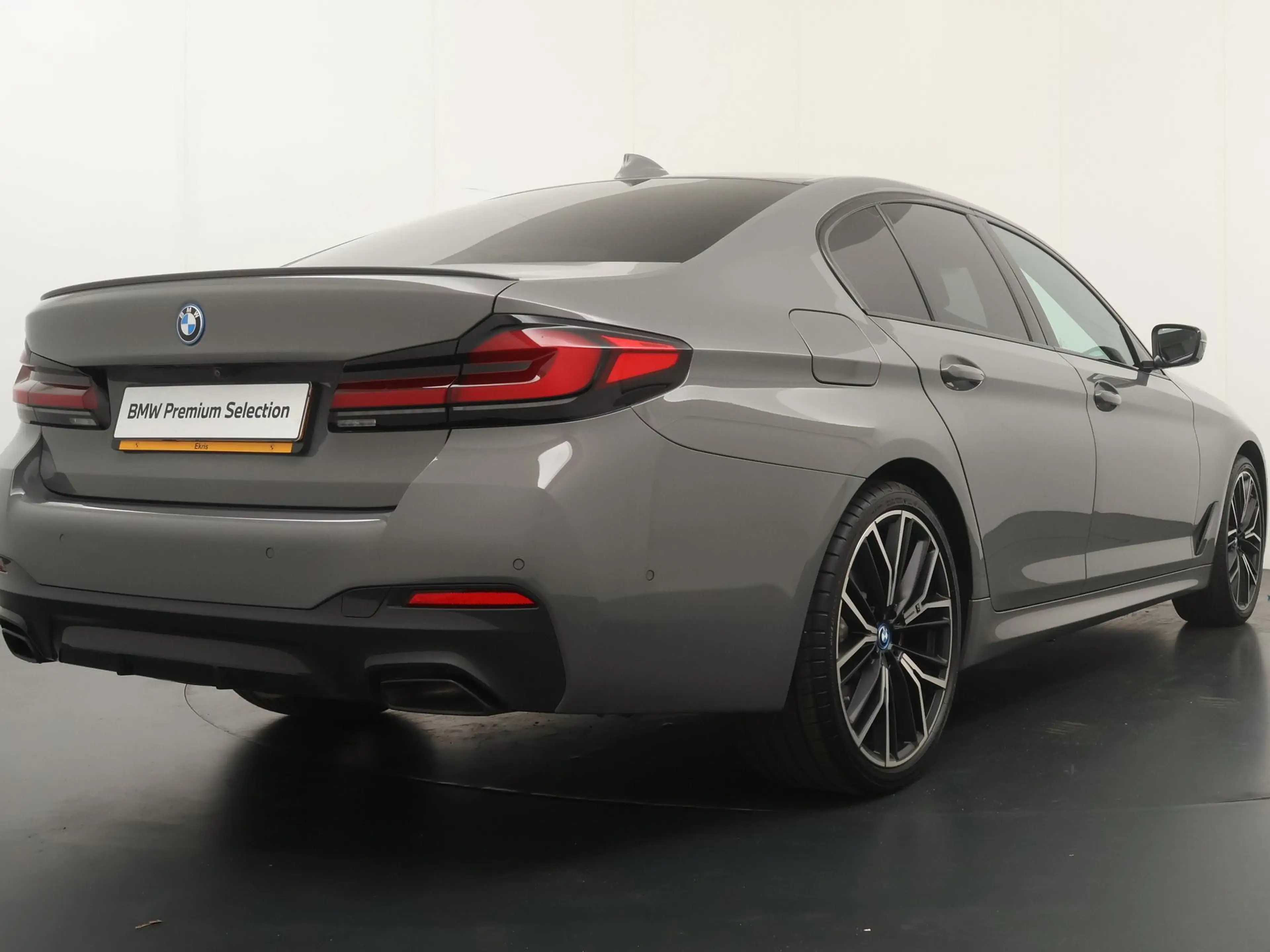 BMW 545 5-serie 545e xDrive Business Edition Plus | Drivin — photo 9