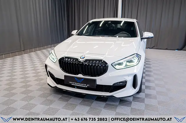 BMW 1 Series view 3