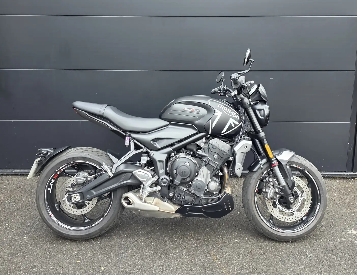 Triumph Trident 660 Nero - 2