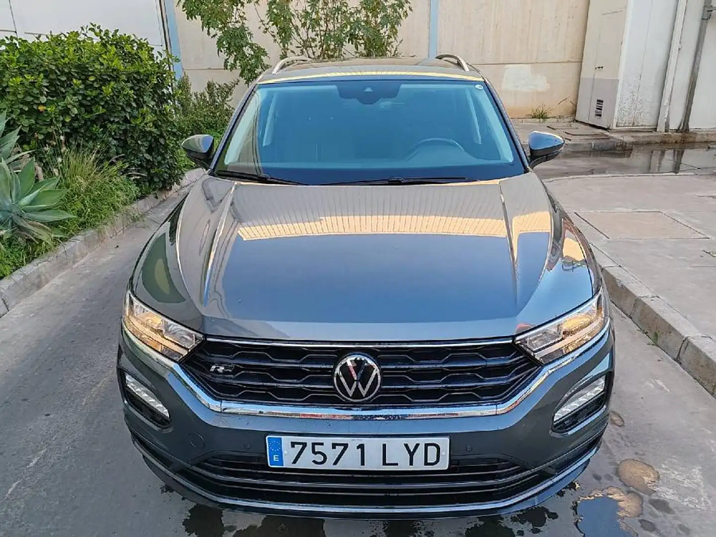 Volkswagen T-Roc 2.0TDI Advance R-Line 85kW Gris - 2
