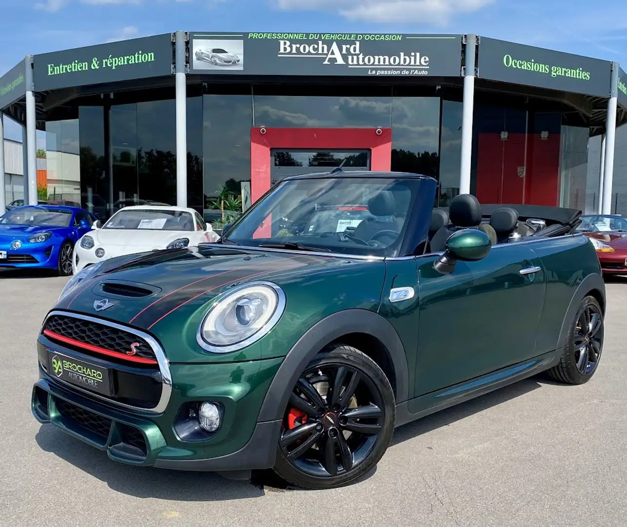 MINI Cooper S Cabriolet (F57) / 2.0l 192 CH BVM 6 / Vert - 1