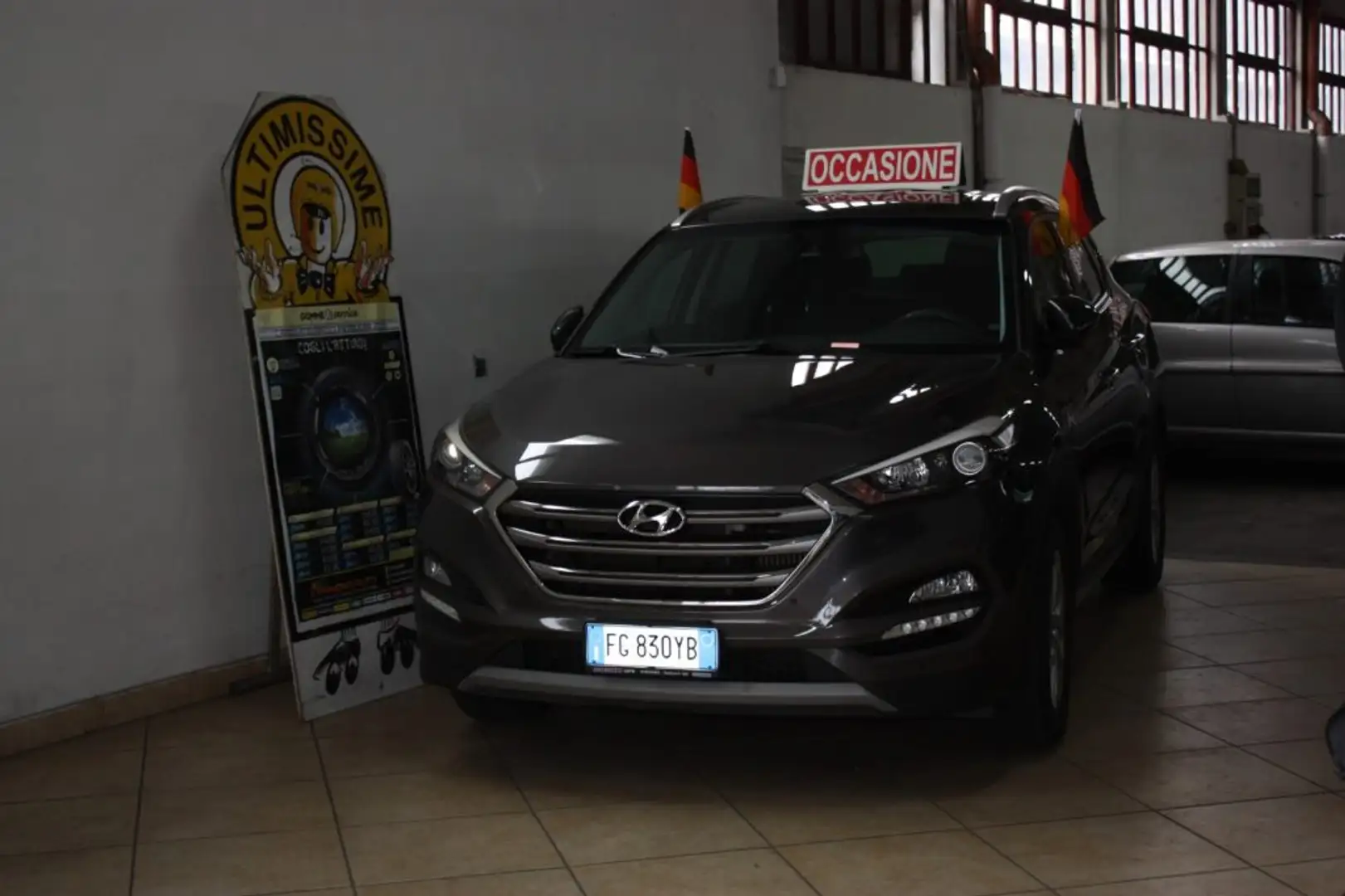 Hyundai TUCSON 1.7 CRDi XPossible Grigio - 2