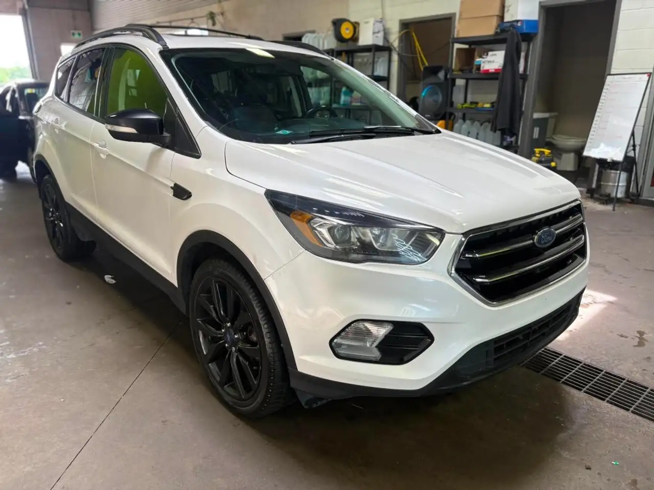 Ford Escape снимка Ford Escape