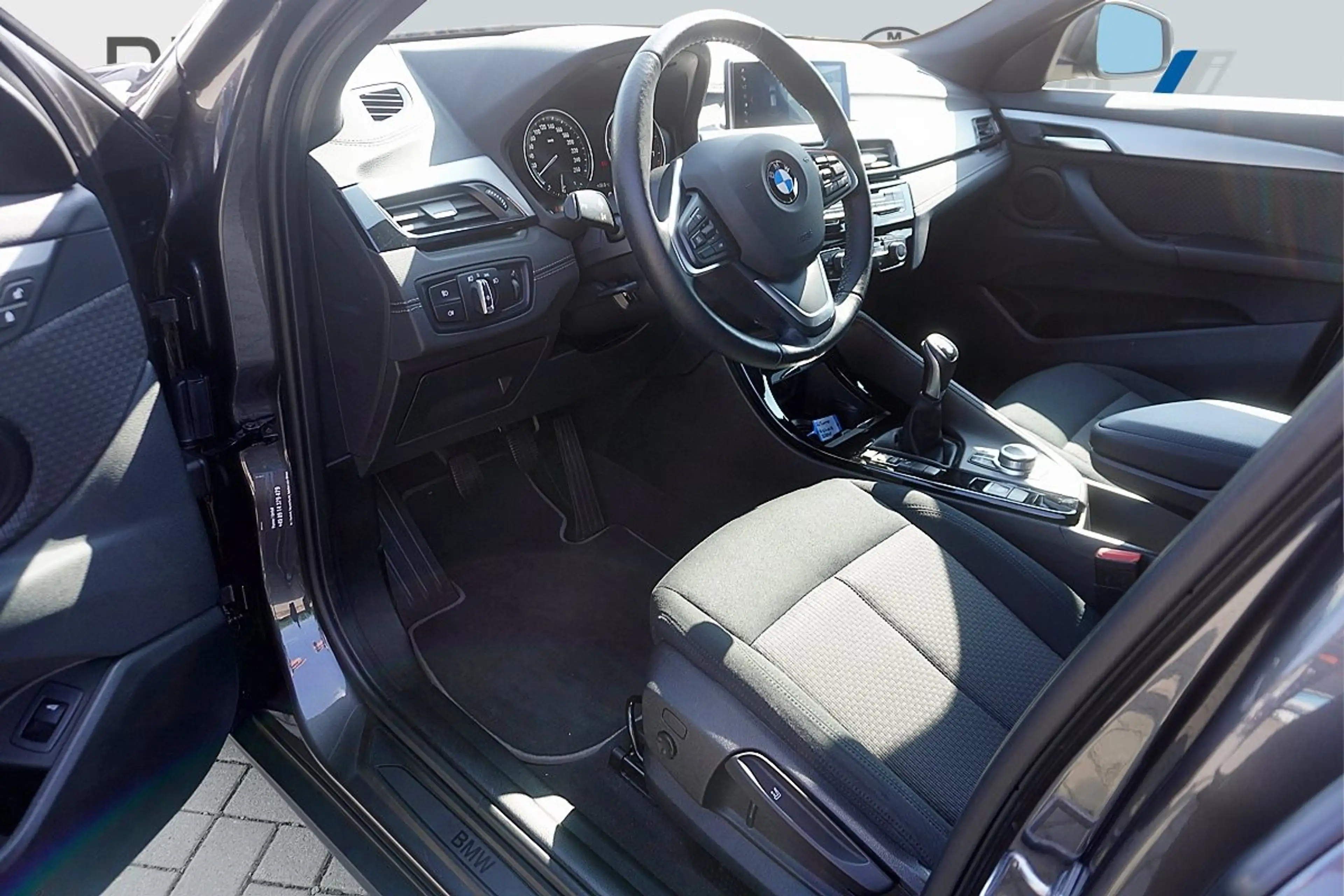 BMW X2 sDrive18i — photo 3
