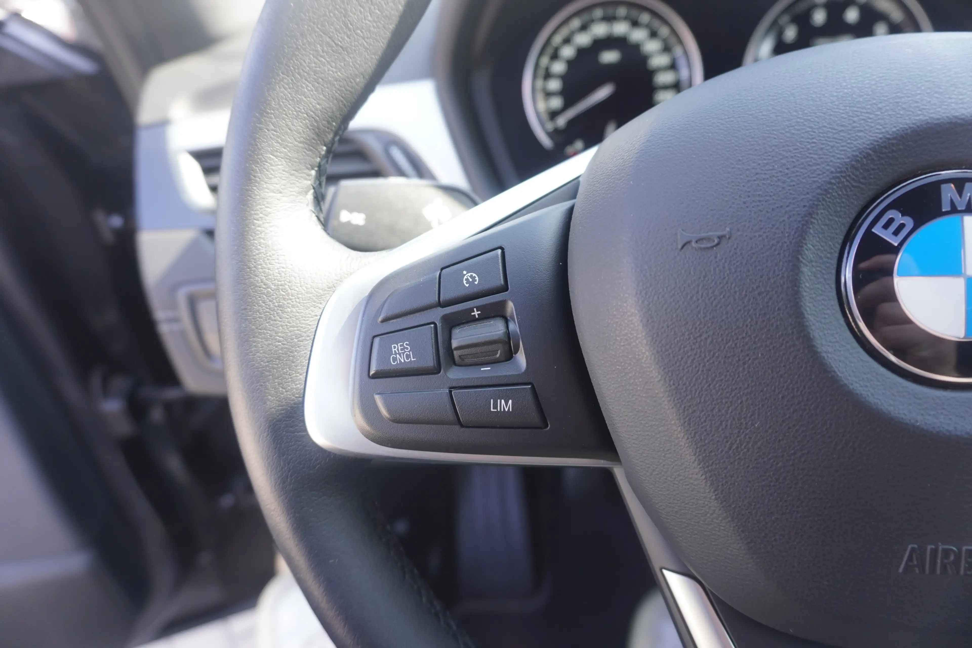 BMW X2 sDrive18i — photo 14