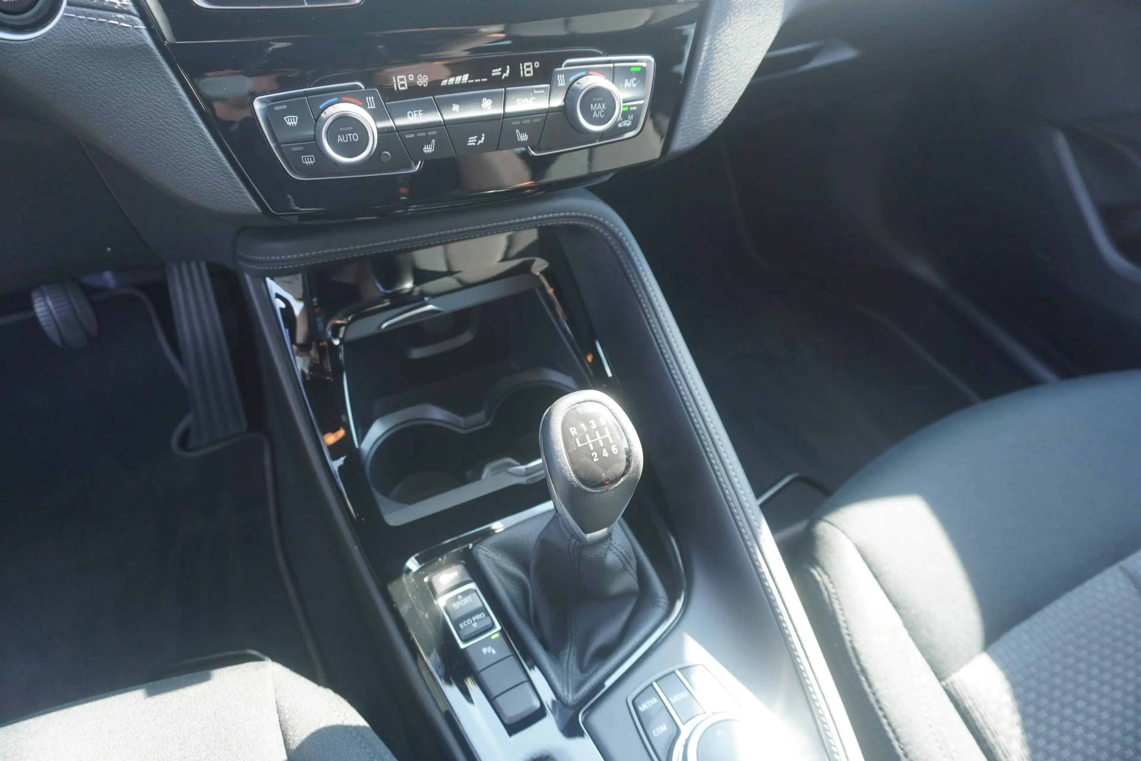 BMW X2 sDrive18i — photo 12