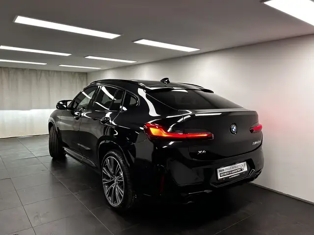 BMW X4 M view 10